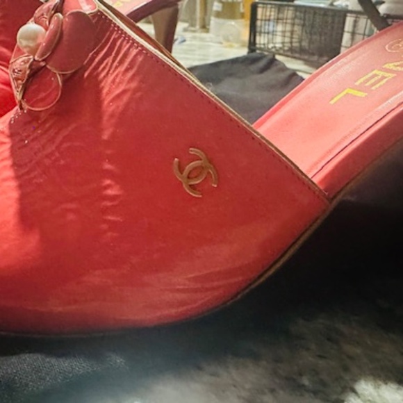 CHANEL CORAL COLORED PEARL ACCENT PUMP SANDALS SIZE 9 - Picture 9 of 16
